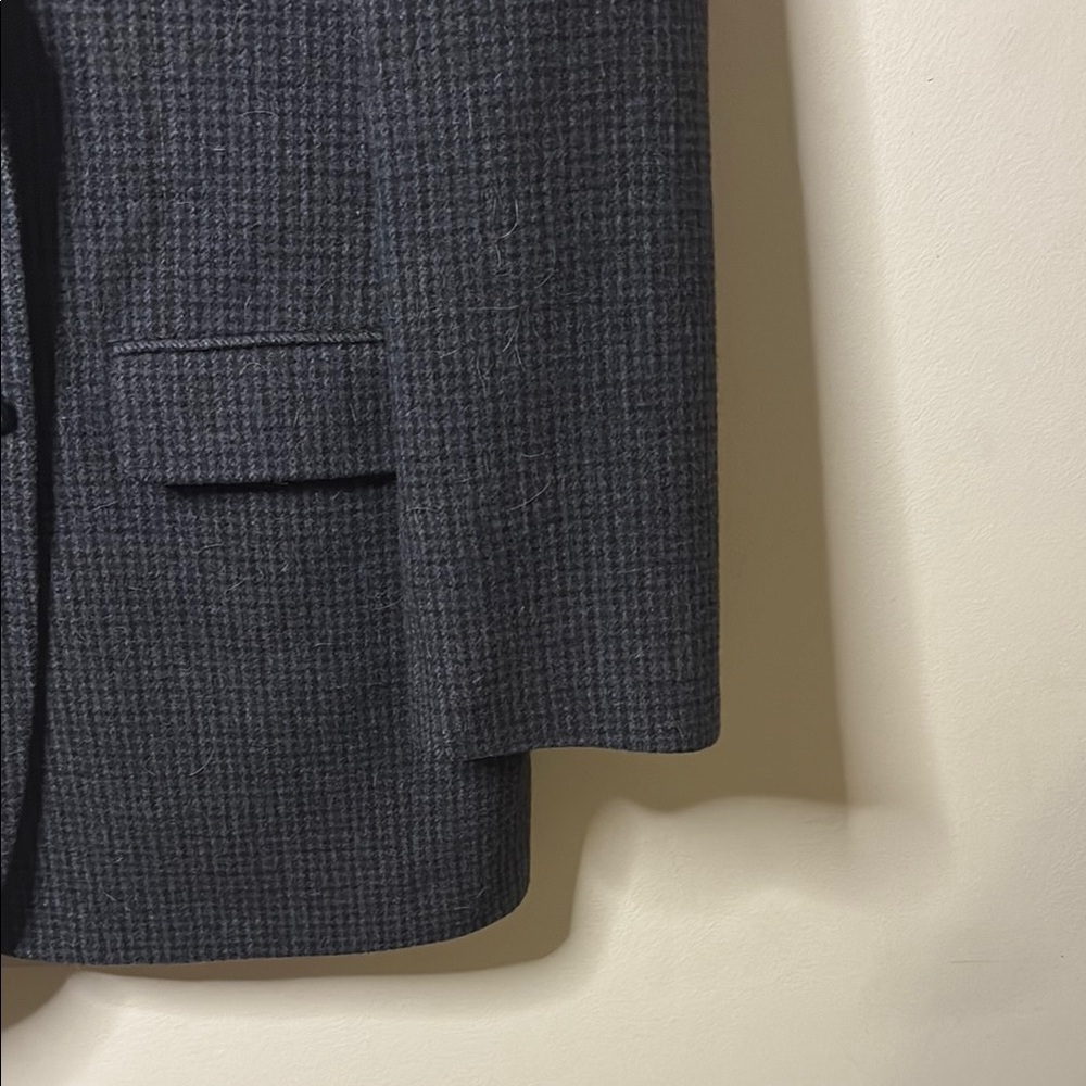Men's Jos A Bank Blazer - Picture 7 of 13